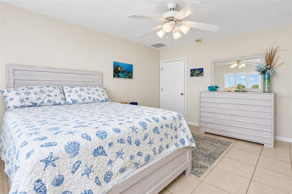 For Sale: $389,900 (3 beds, 2 baths, 1639 Square Feet)