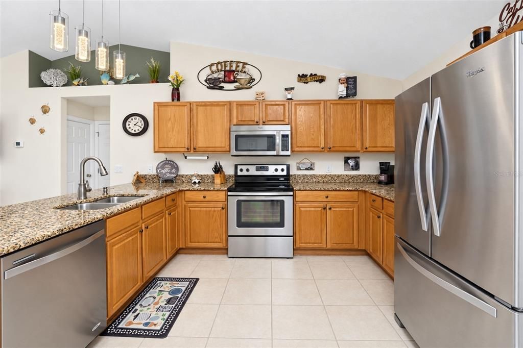 For Sale: $389,900 (3 beds, 2 baths, 1639 Square Feet)