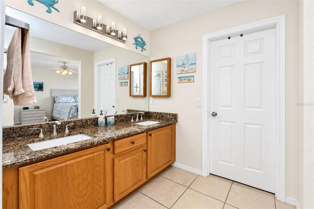 For Sale: $389,900 (3 beds, 2 baths, 1639 Square Feet)