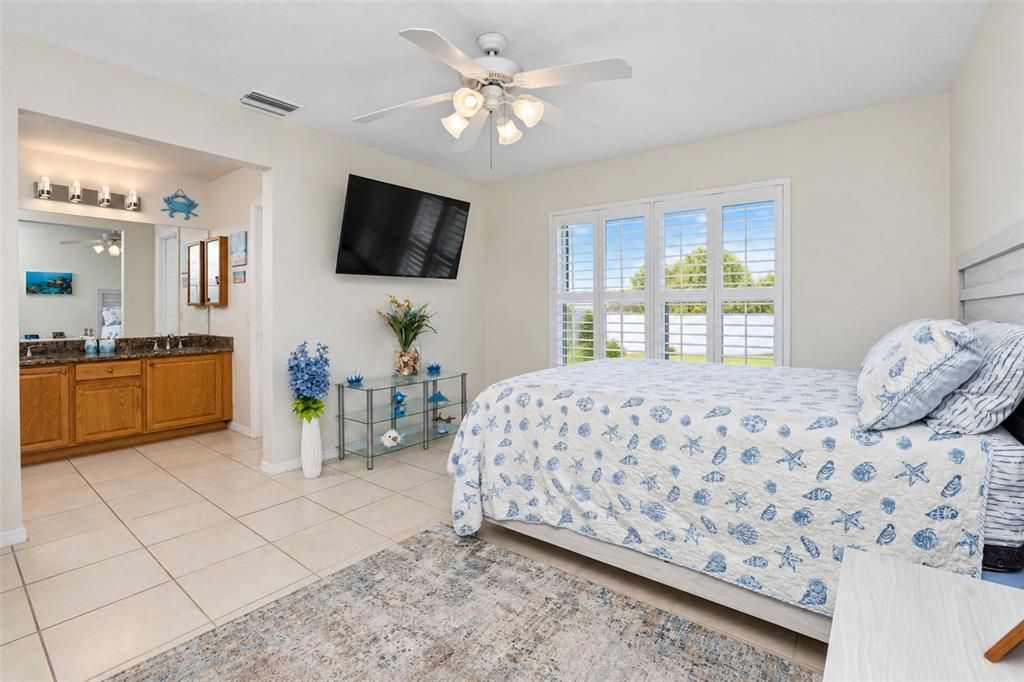For Sale: $389,900 (3 beds, 2 baths, 1639 Square Feet)