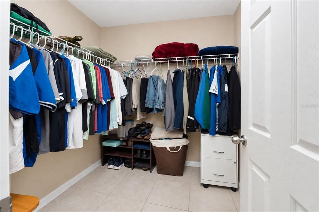 For Sale: $389,900 (3 beds, 2 baths, 1639 Square Feet)