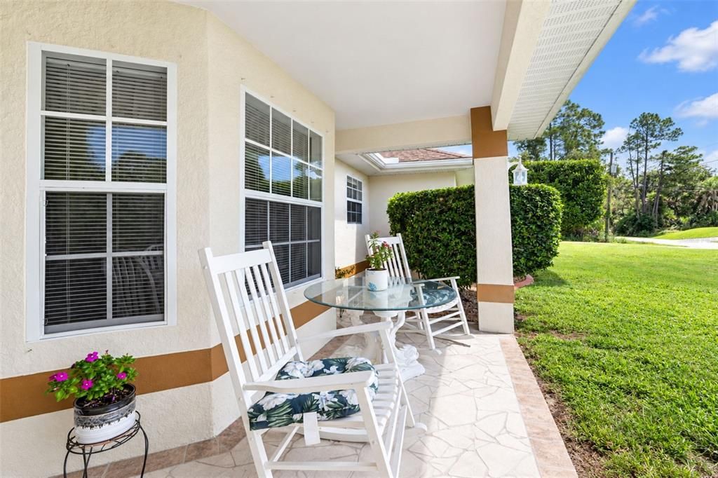 For Sale: $389,900 (3 beds, 2 baths, 1639 Square Feet)