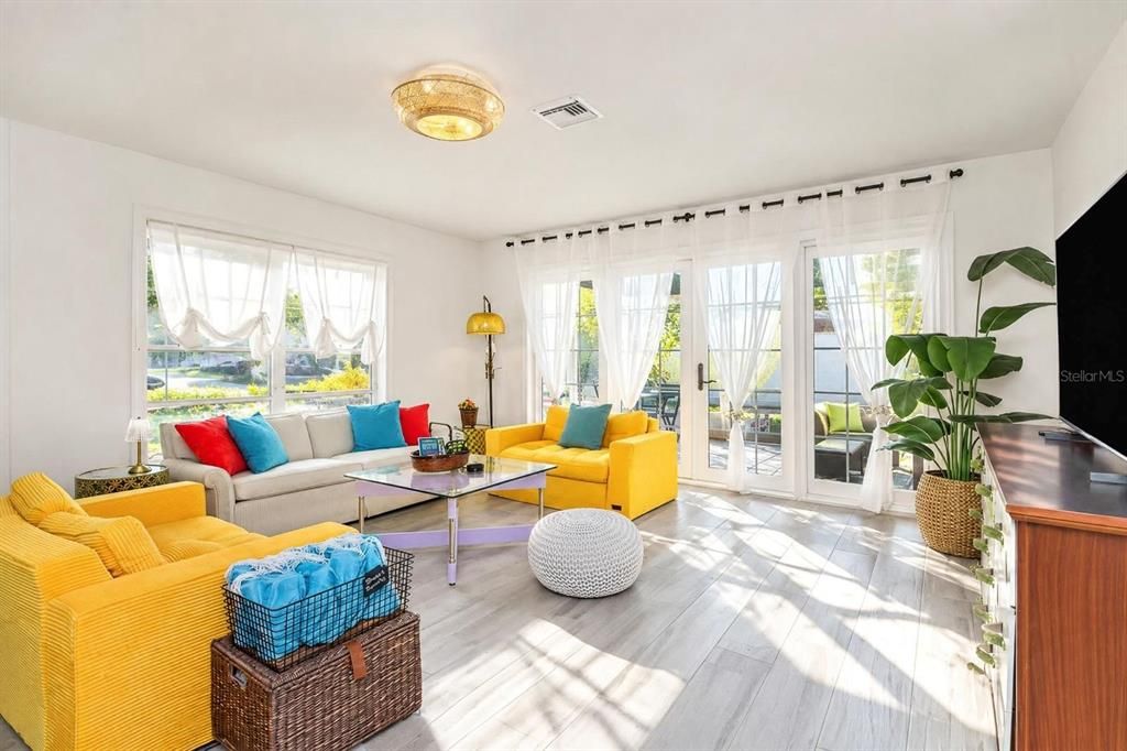 En Venta: $570,000 (3 camas, 2 baños, 1570 Pies cuadrados)