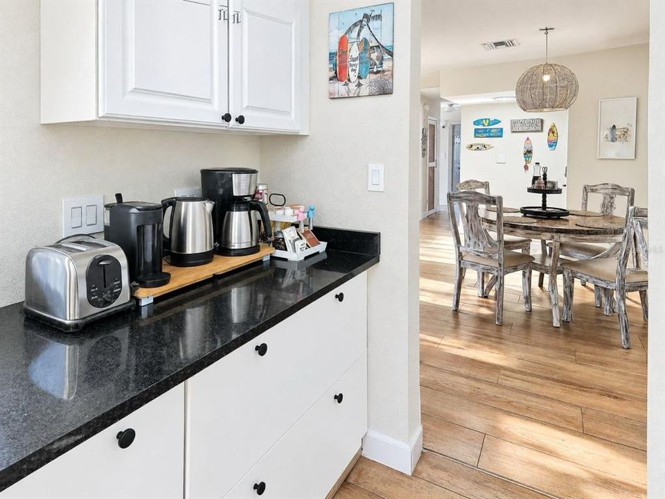 En Venta: $570,000 (3 camas, 2 baños, 1570 Pies cuadrados)
