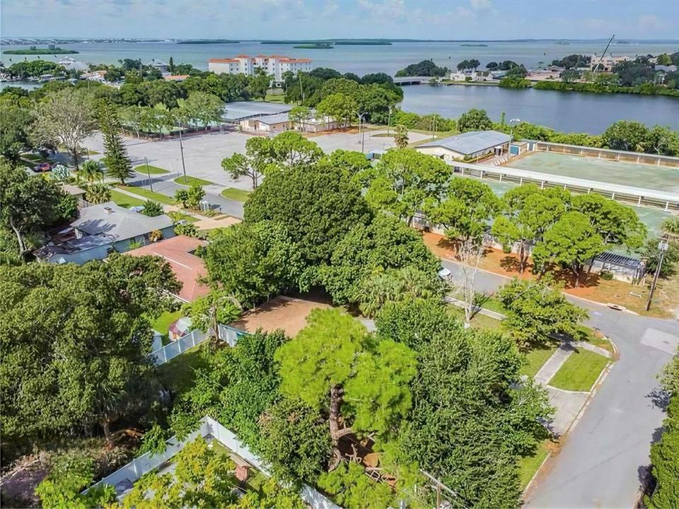 En Venta: $570,000 (3 camas, 2 baños, 1570 Pies cuadrados)