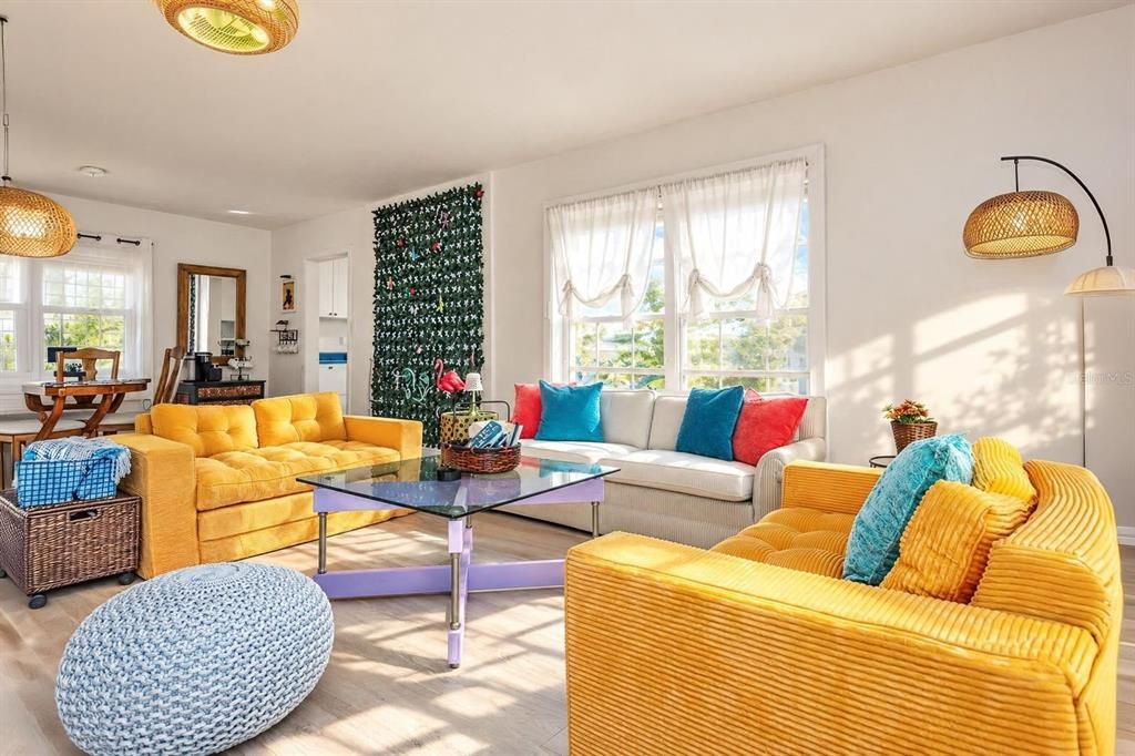 En Venta: $570,000 (3 camas, 2 baños, 1570 Pies cuadrados)