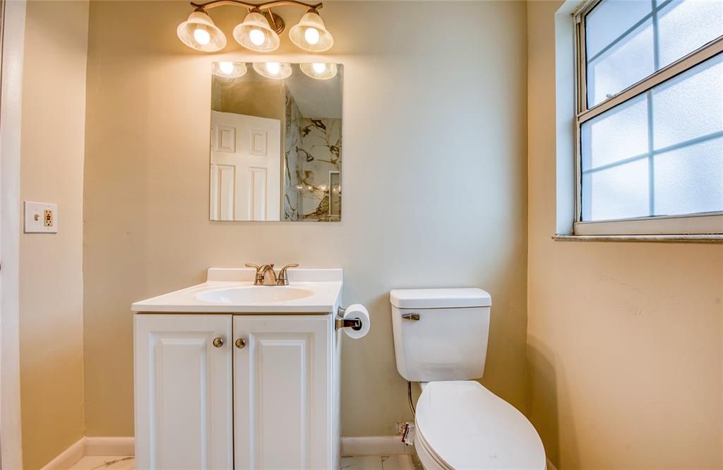 For Rent: $2,300 (2 beds, 1 baths, 1060 Square Feet)
