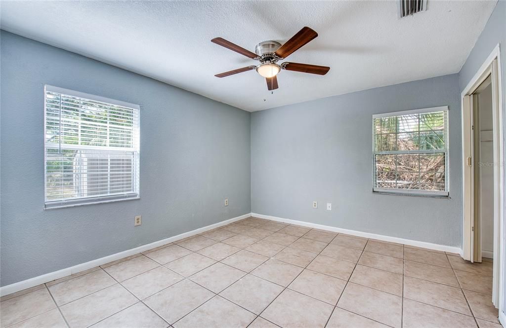 For Rent: $2,300 (2 beds, 1 baths, 1060 Square Feet)