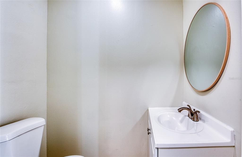 For Rent: $2,300 (2 beds, 1 baths, 1060 Square Feet)