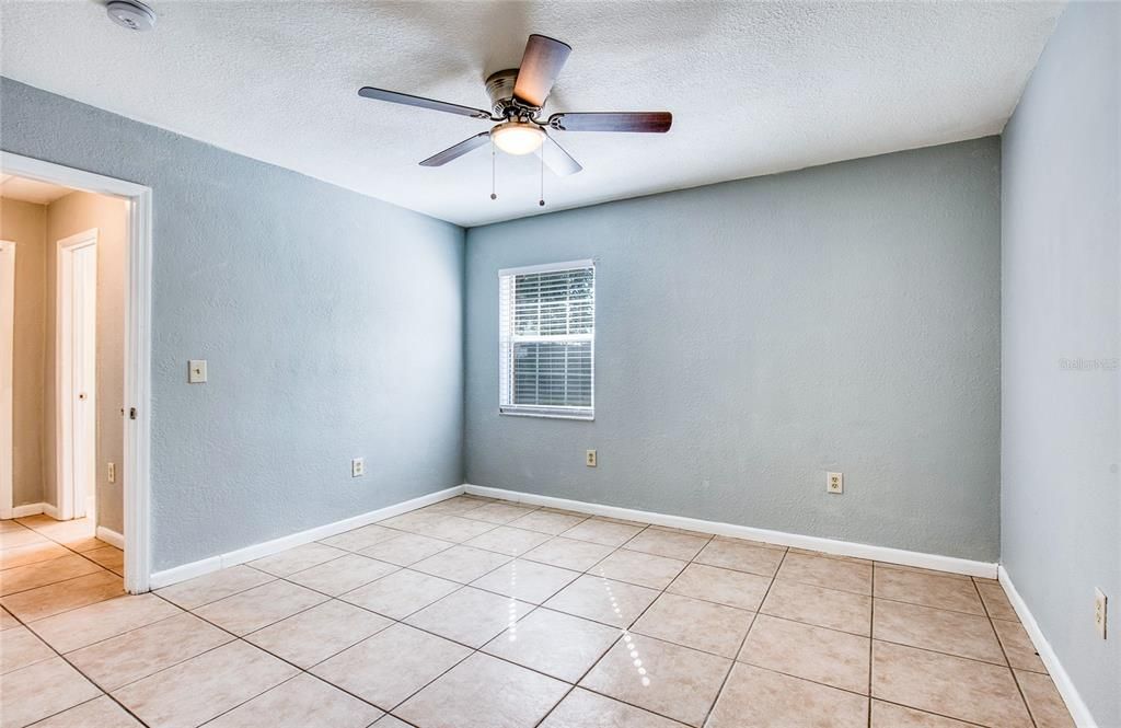 For Rent: $2,300 (2 beds, 1 baths, 1060 Square Feet)