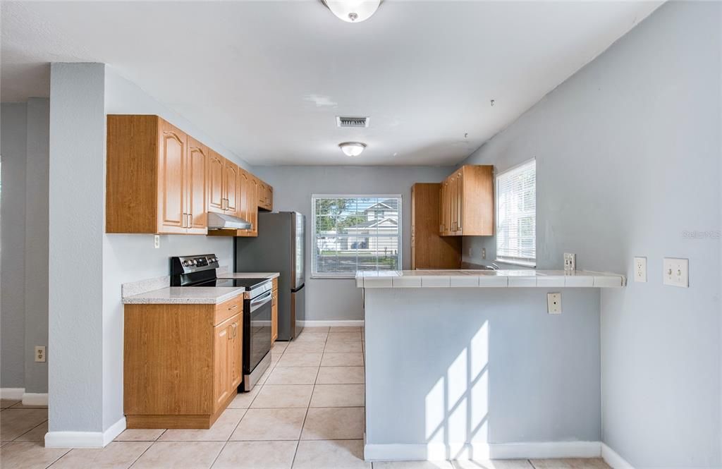 For Rent: $2,300 (2 beds, 1 baths, 1060 Square Feet)