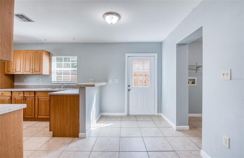 For Rent: $2,300 (2 beds, 1 baths, 1060 Square Feet)
