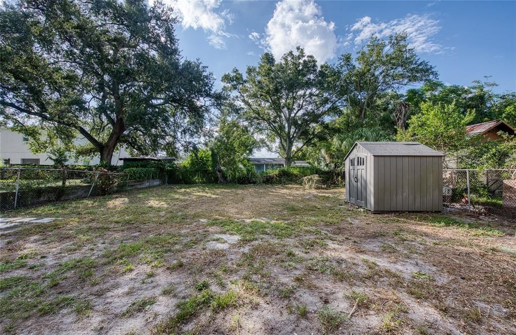 For Rent: $2,300 (2 beds, 1 baths, 1060 Square Feet)