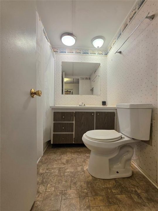 Active With Contract: $79,900 (1 beds, 1 baths, 624 Square Feet)