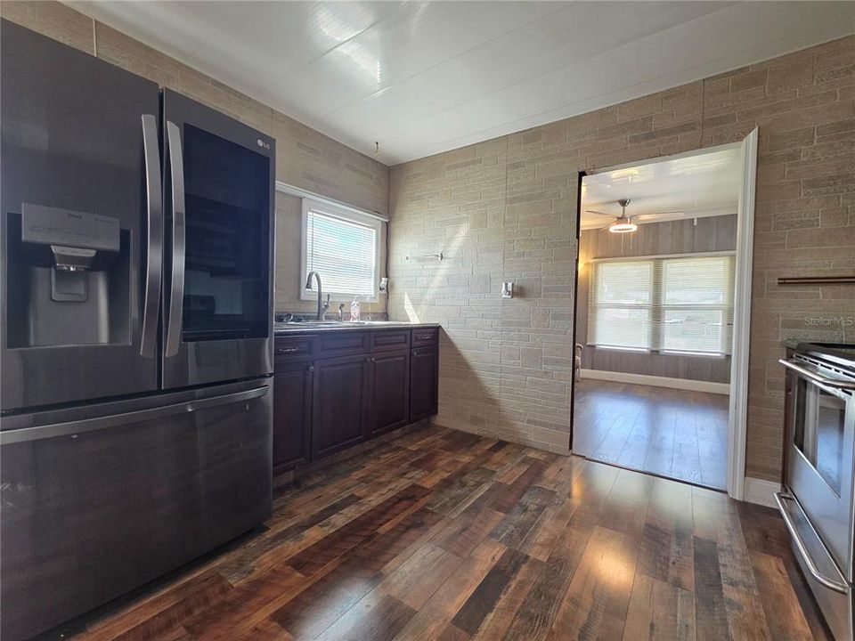 Active With Contract: $79,900 (1 beds, 1 baths, 624 Square Feet)