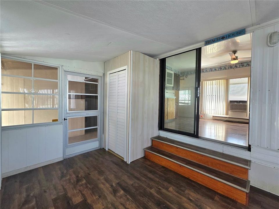 Active With Contract: $79,900 (1 beds, 1 baths, 624 Square Feet)