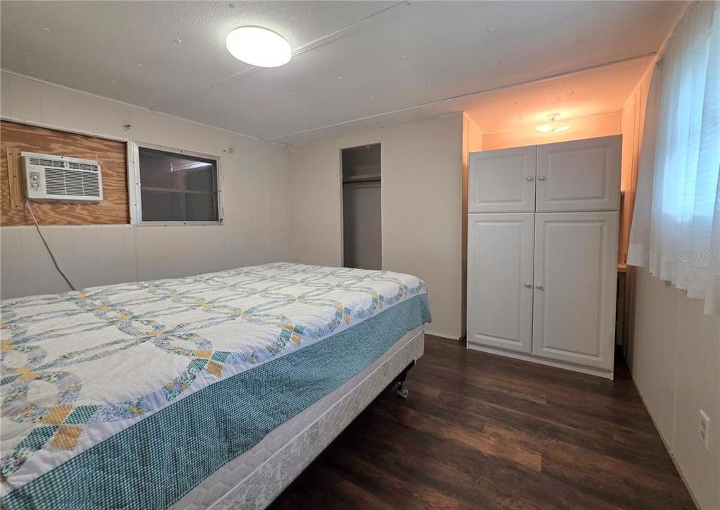 Active With Contract: $79,900 (1 beds, 1 baths, 624 Square Feet)