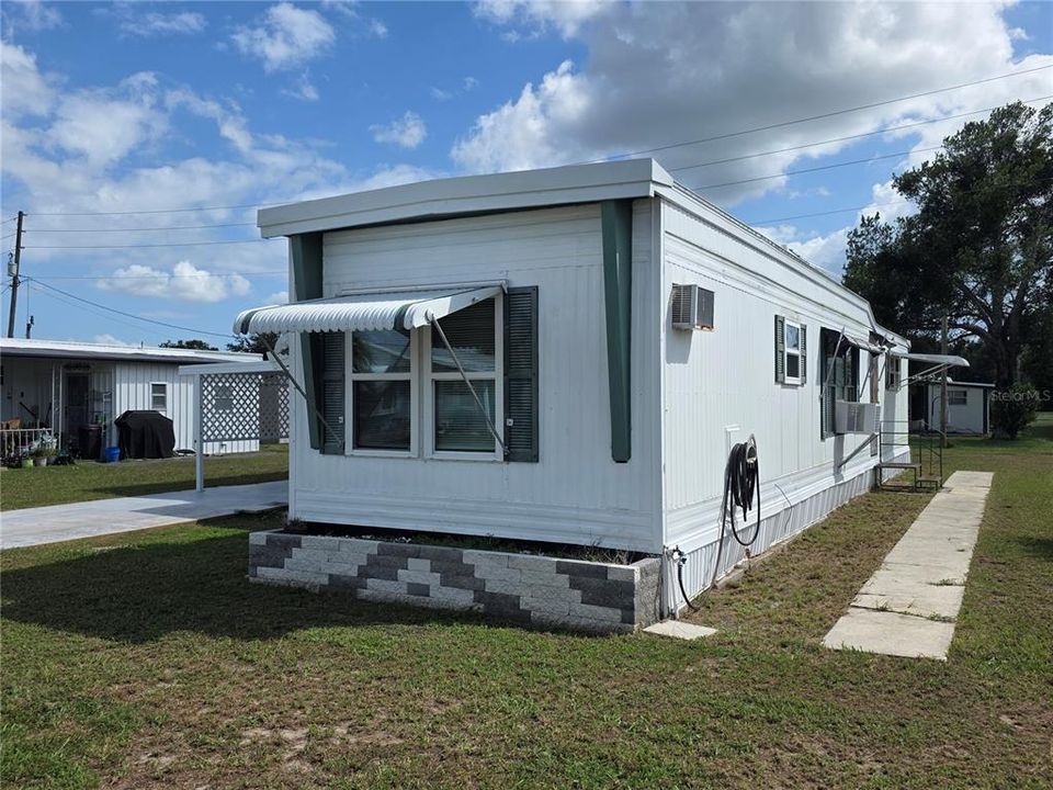 Active With Contract: $79,900 (1 beds, 1 baths, 624 Square Feet)