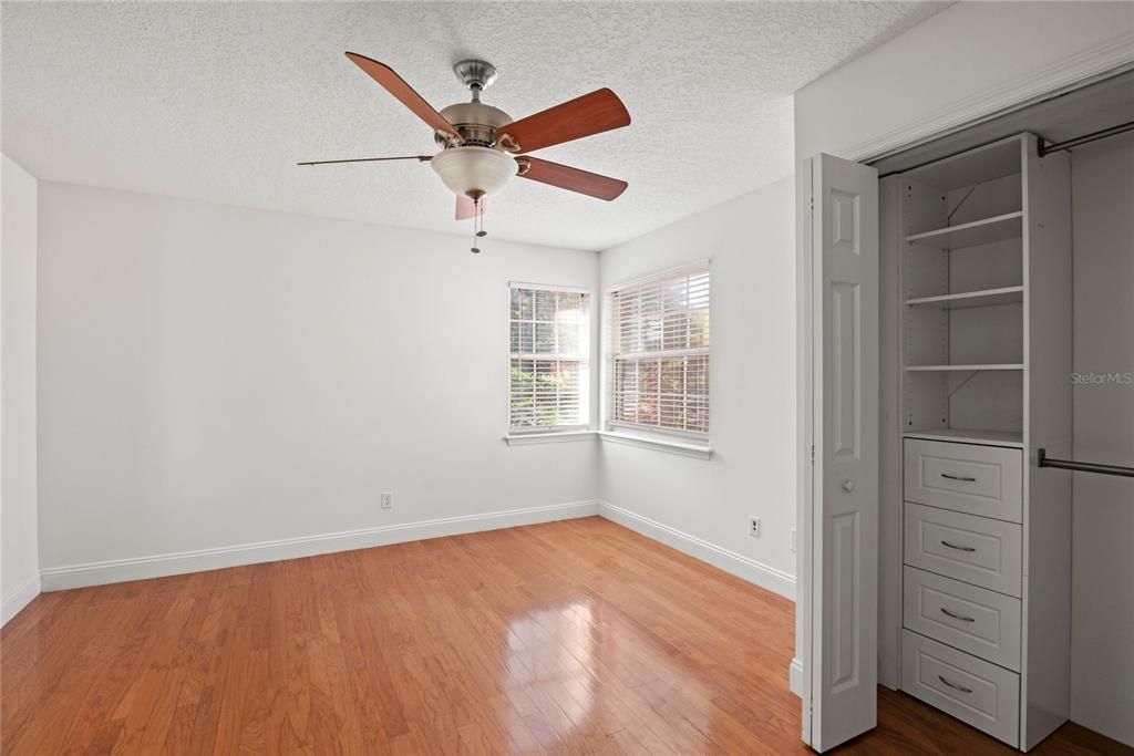待售: $800,000 (3 贝兹, 3 浴室, 2401 平方英尺)