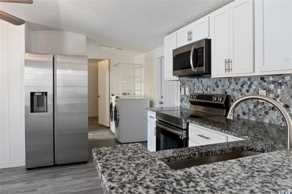 For Sale: $150,000 (2 beds, 2 baths, 840 Square Feet)