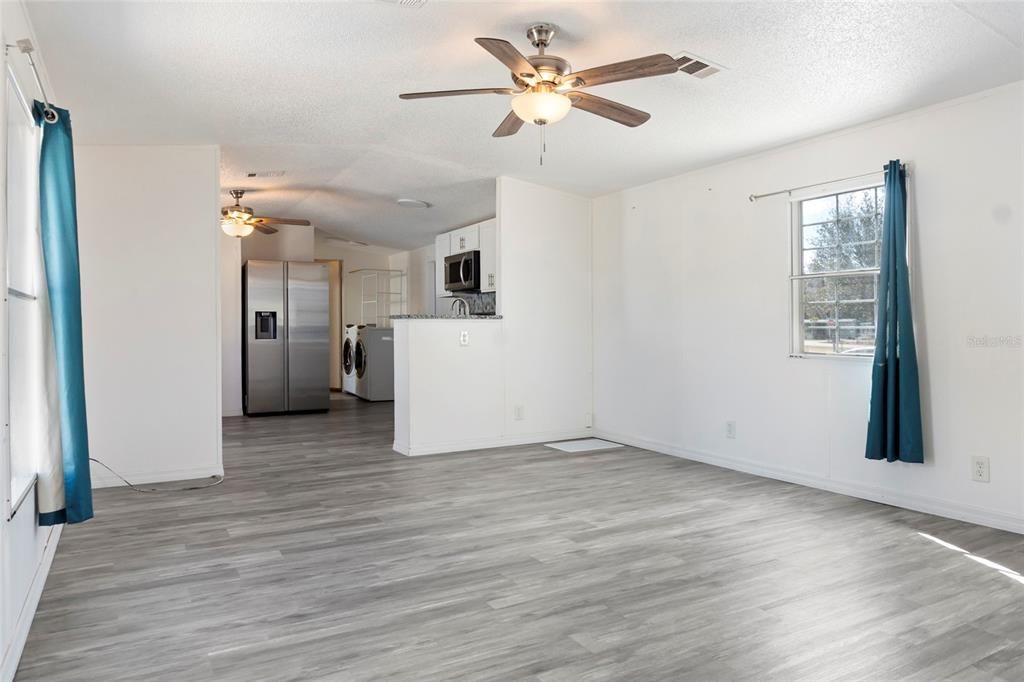 For Sale: $150,000 (2 beds, 2 baths, 840 Square Feet)