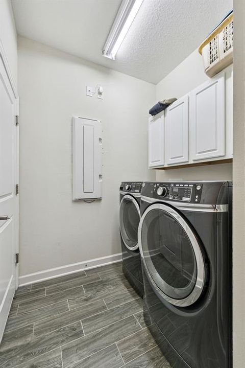 For Sale: $349,001 (2 beds, 2 baths, 1888 Square Feet)