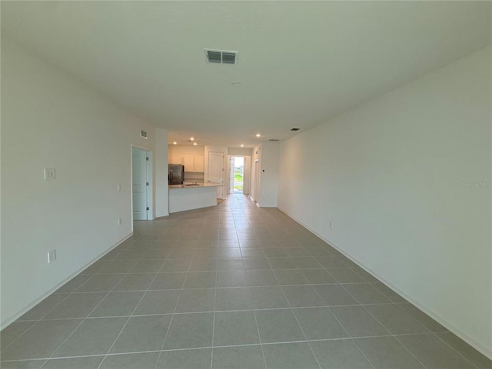 For Rent: $1,998 (3 beds, 2 baths, 1660 Square Feet)