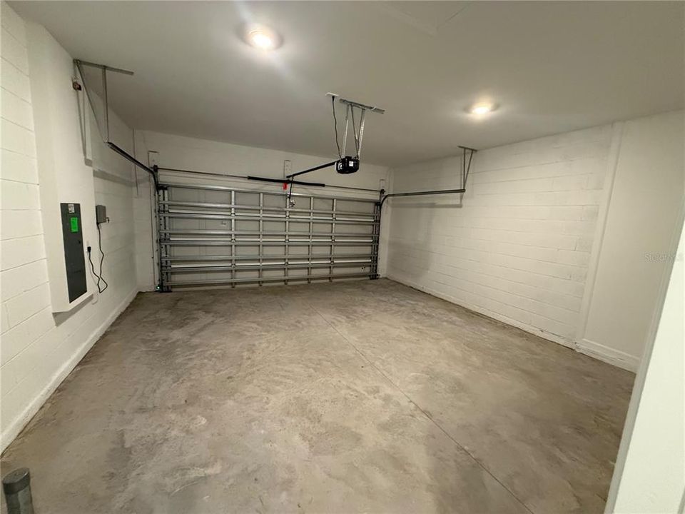 For Rent: $1,998 (3 beds, 2 baths, 1660 Square Feet)