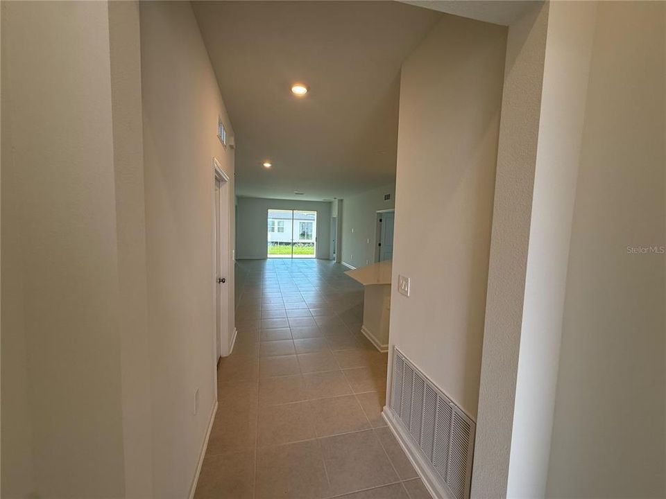 For Rent: $1,998 (3 beds, 2 baths, 1660 Square Feet)