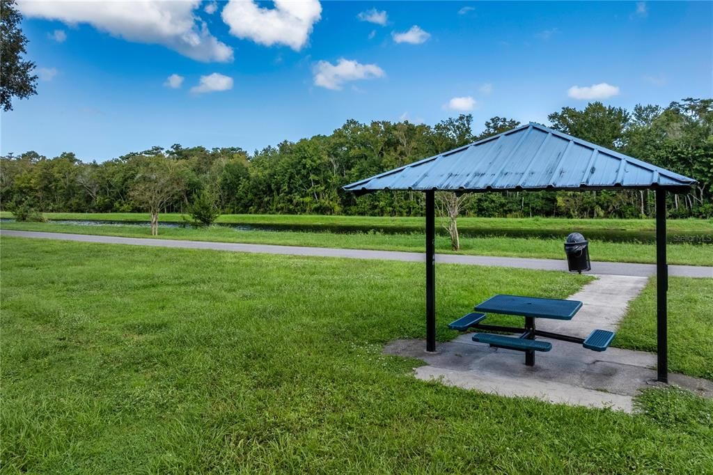 For Sale: $280,000 (2 beds, 2 baths, 858 Square Feet)