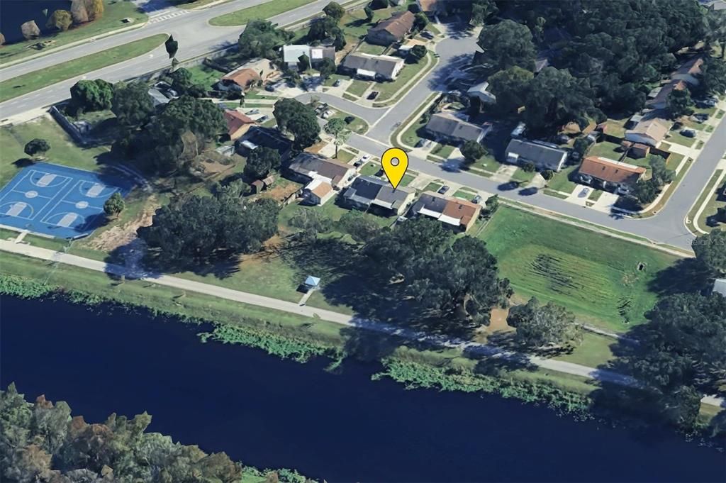 For Sale: $280,000 (2 beds, 2 baths, 858 Square Feet)