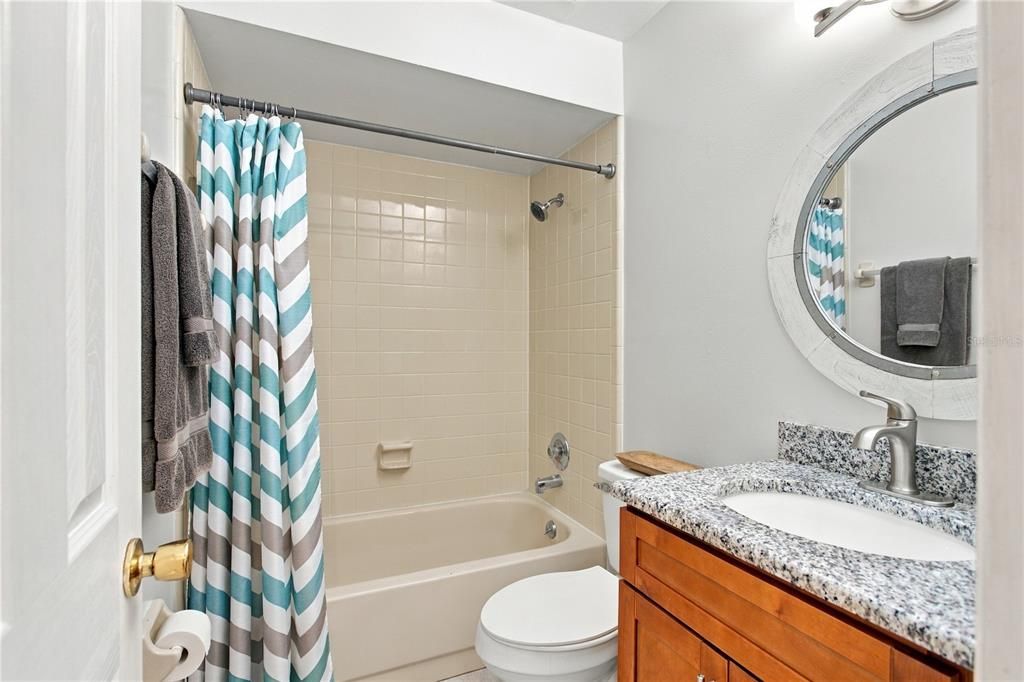 For Sale: $280,000 (2 beds, 2 baths, 858 Square Feet)
