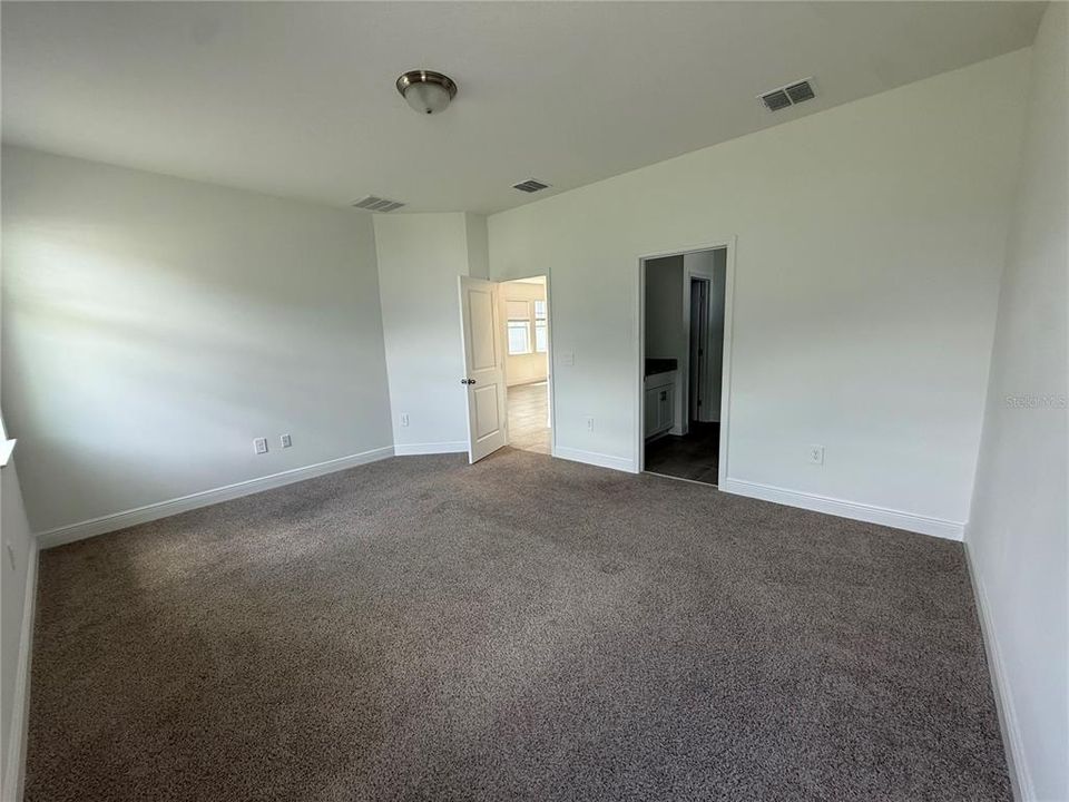 В аренду: $2,400 (3 спален, 2 ванн, 1495 Квадратных фут)