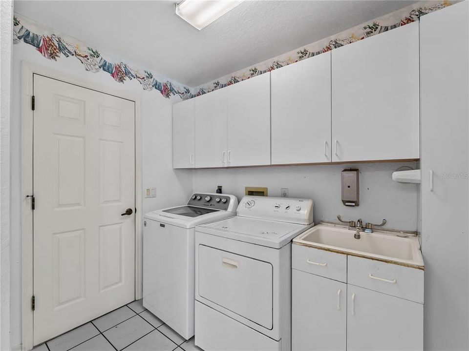 For Sale: $314,900 (3 beds, 2 baths, 2080 Square Feet)