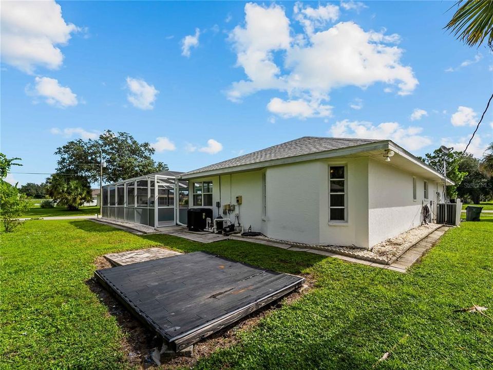For Sale: $314,900 (3 beds, 2 baths, 2080 Square Feet)
