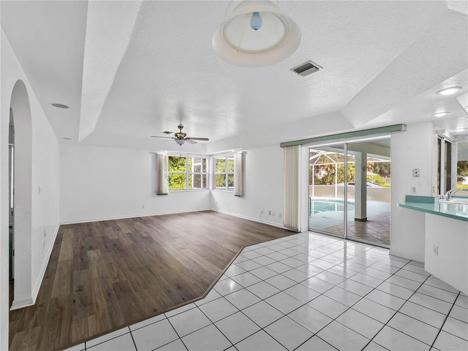 For Sale: $314,900 (3 beds, 2 baths, 2080 Square Feet)