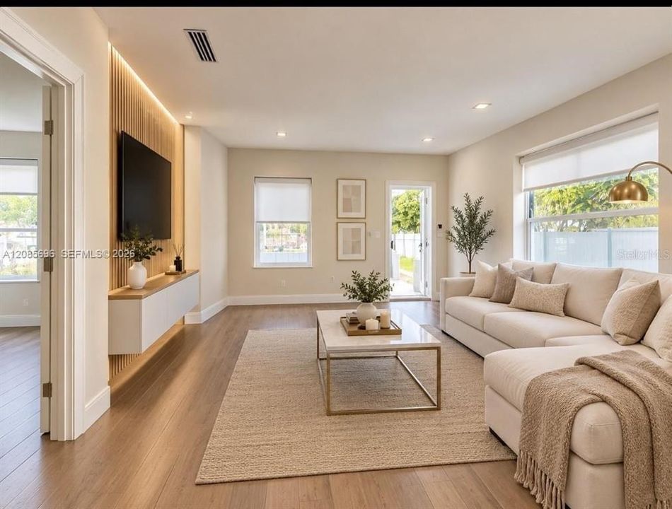 For Sale: $597,000 (2 beds, 1 baths, 825 Square Feet)