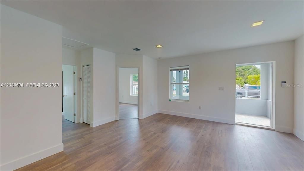 For Sale: $597,000 (2 beds, 1 baths, 825 Square Feet)