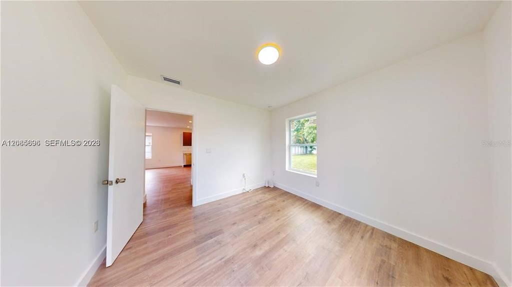 For Sale: $597,000 (2 beds, 1 baths, 825 Square Feet)