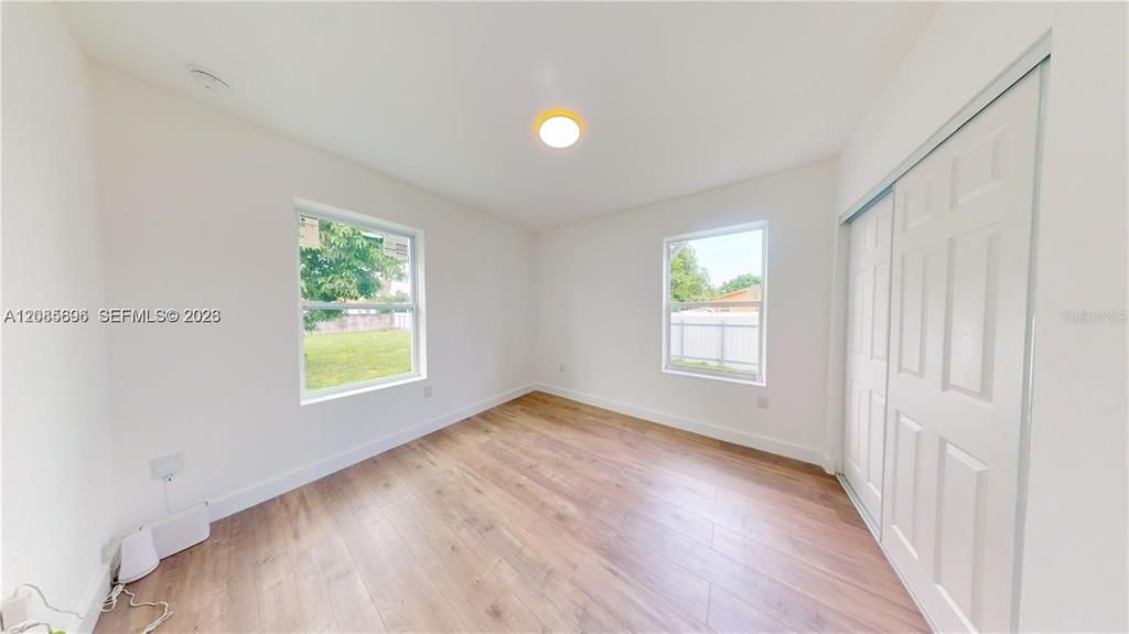 For Sale: $597,000 (2 beds, 1 baths, 825 Square Feet)