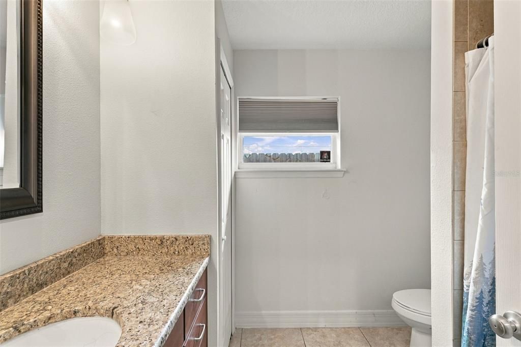 En Venta: $440,000 (3 camas, 2 baños, 2259 Pies cuadrados)