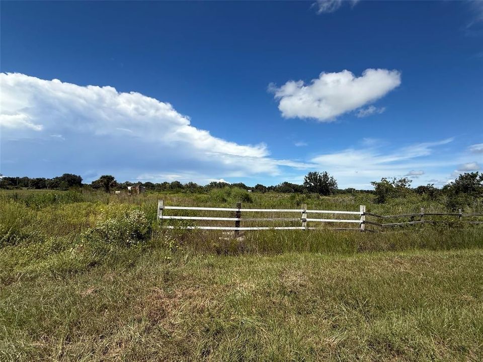 На продажу: $29,999 (1.25 acres)