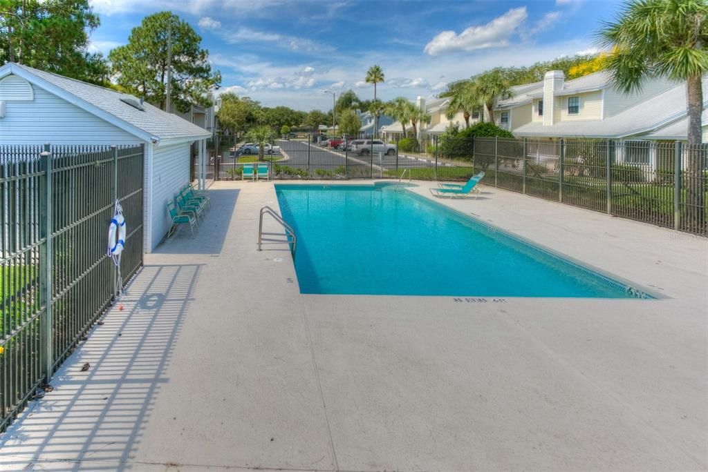 For Sale: $220,000 (2 beds, 2 baths, 1005 Square Feet)