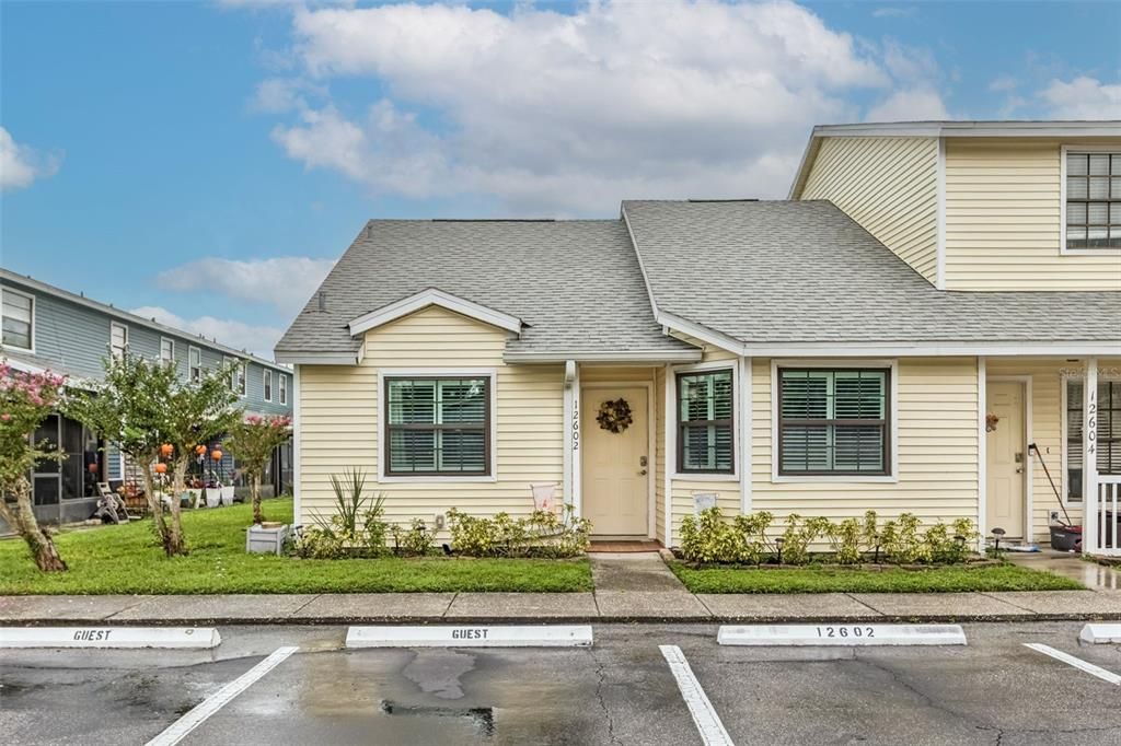 For Sale: $220,000 (2 beds, 2 baths, 1005 Square Feet)