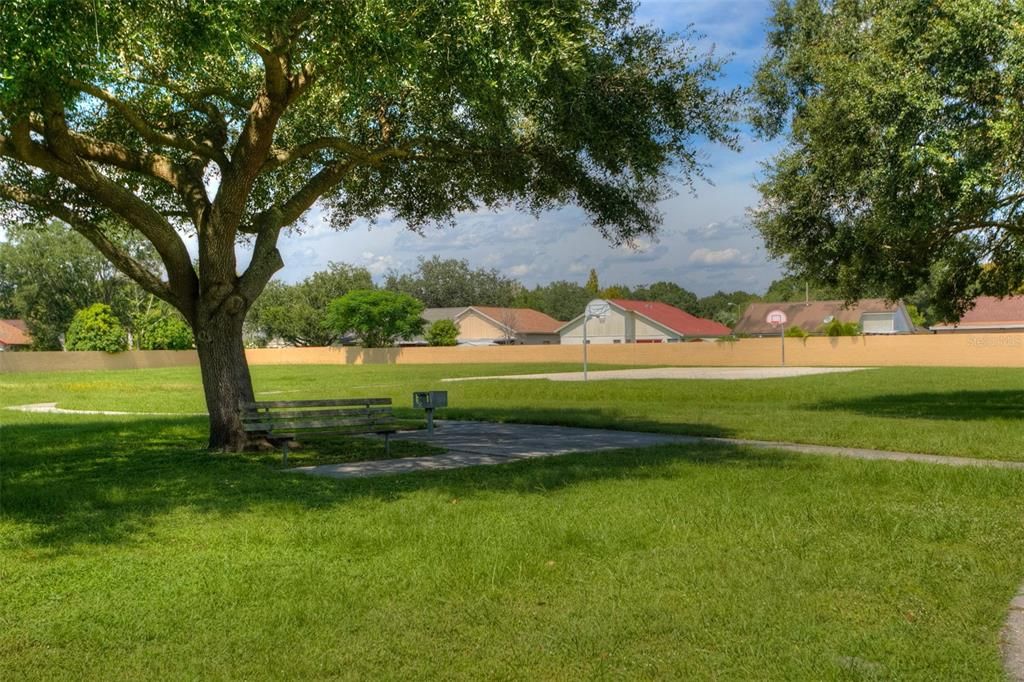For Sale: $220,000 (2 beds, 2 baths, 1005 Square Feet)