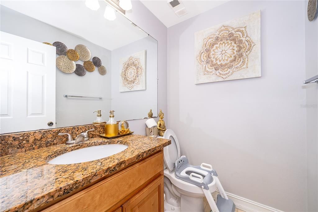 For Sale: $215,000 (2 beds, 2 baths, 1365 Square Feet)