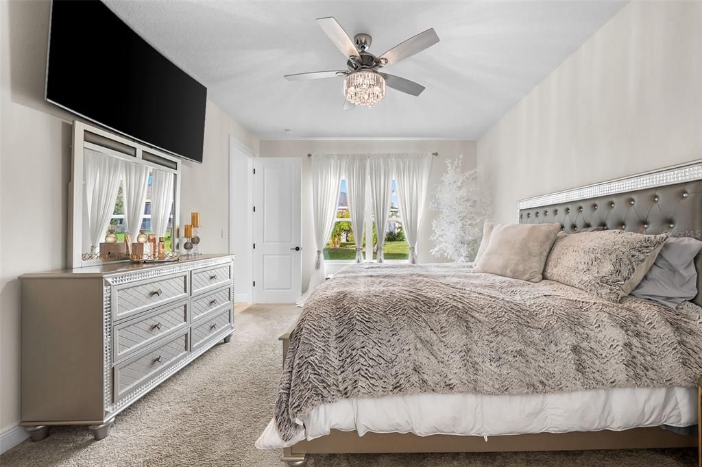 For Sale: $529,900 (3 beds, 2 baths, 1998 Square Feet)