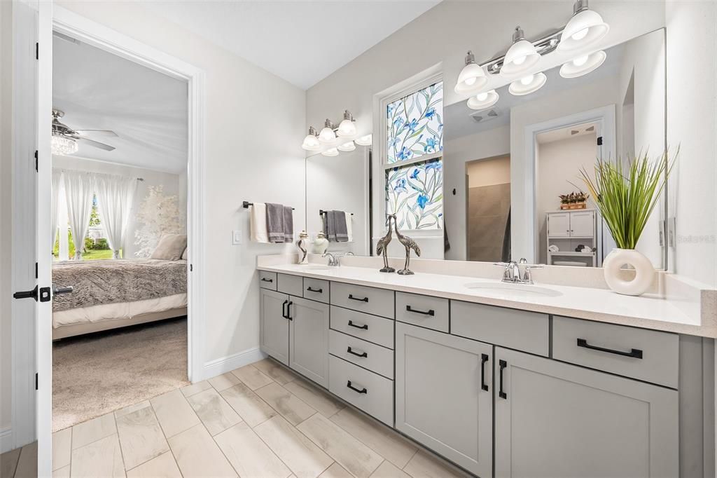 For Sale: $529,900 (3 beds, 2 baths, 1998 Square Feet)