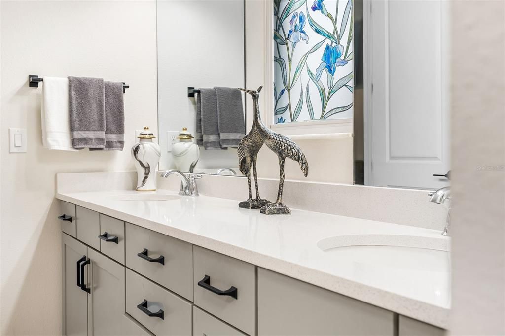 For Sale: $529,900 (3 beds, 2 baths, 1998 Square Feet)