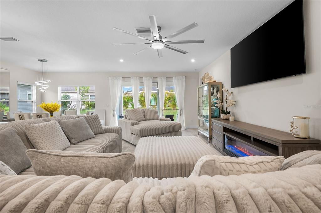 For Sale: $529,900 (3 beds, 2 baths, 1998 Square Feet)